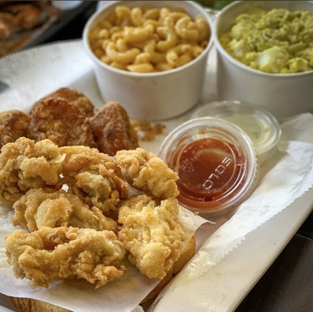 22 Fried Oysters with 2 Sides.