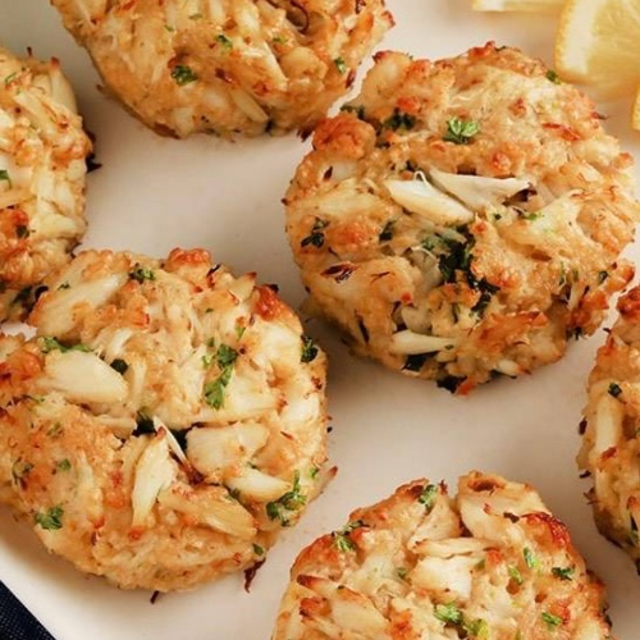 Maryland Crab Cake (Lump Crab Meat) (25 Pieces).