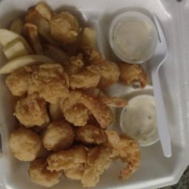 Shrimp and Scallops Combo Platter.
